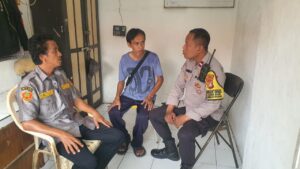 Bhabinkamtibmas Pasar Baru Sampaikan Himbauan Kamtibmas kepada Warga