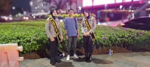 Himbauan Kamtibmas Di Bundaran HI Dan Jalan Mh. Thamrin Oleh Patroli Gabungan Polsek Metro Menteng