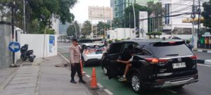 Cegah Kemacetan Kapolsubsektor Cutmutia Berikan Pelayanan Prima Kepolisian