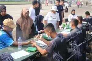 Hidup Sehat, Yonkes 1 Kostrad Menggelar Pelayanan Kesehatan Gratis untuk Masyarakat