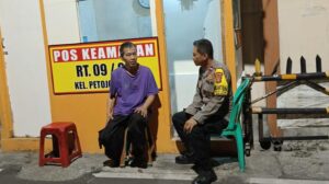 Bhabinkamtibmas Petojo Utara Sambang Wilayah untuk Sosialisasi Pemilu Damai