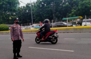 Pelayanan Polri Pagi Hari Di Sepanjang Jl Gunung Sahari Raya Sawah Besar