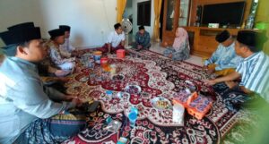 Tim Pemenangan MANDAT Takziah Ke Rumah Korban Penganiayaan di Ketapang