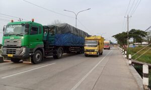 Anggota DPR -RI Rizal Bawazier Meminta Truk-Truk besar dari luar Pemalang-Pekalongan, jangan lewat dalam Kota Pekalongan.