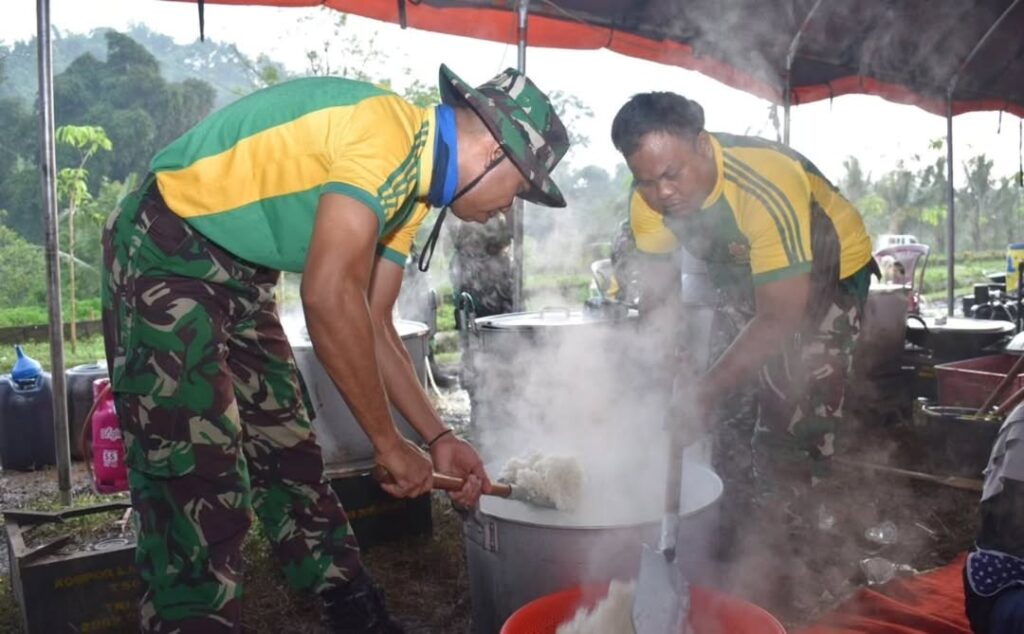 Danbrigif 9 Kostrad Kerahkan Prajuritnya Untuk Sukseskan Acara Pameran Pramuka Produktif dan Makan Bergizi Gratis