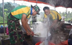 Danbrigif 9 Kostrad Kerahkan Prajuritnya Untuk Sukseskan Acara Pameran Pramuka Produktif dan Makan Bergizi Gratis