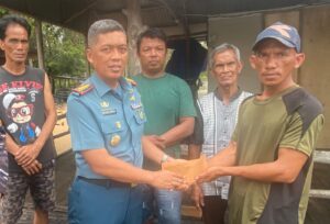 Lanal Bintan Antar dan Serahkan Nelayan Boat Pancung Yang Mengalami Kecelakaan Laut Ke Pihak Keluarga
