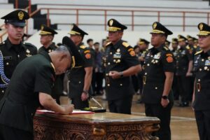 Kasum TNI Terima Laporan Korps Kenaikan Pangkat 97 Perwira Tinggi TNI dan Pimpin Sertijab Jajaran Balakpus Mabes TNI