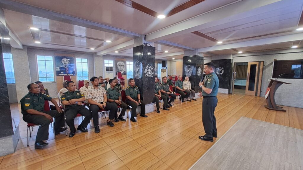 Sosialisasi Demam Tifoid Kepada Prajurit dan PNS Korem 052/Wkr