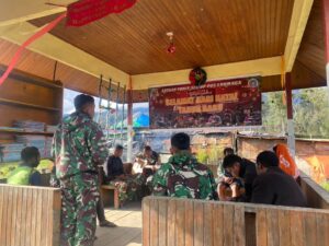 Yonif 323 Kostrad Gelar Ibadah Bersama Warga Kampung Eronggobak