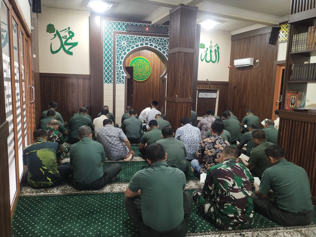 Tingkatkan Ketakwaan Personil Korem 052/Wkr Gelar Yasinan dan Doa Bersama