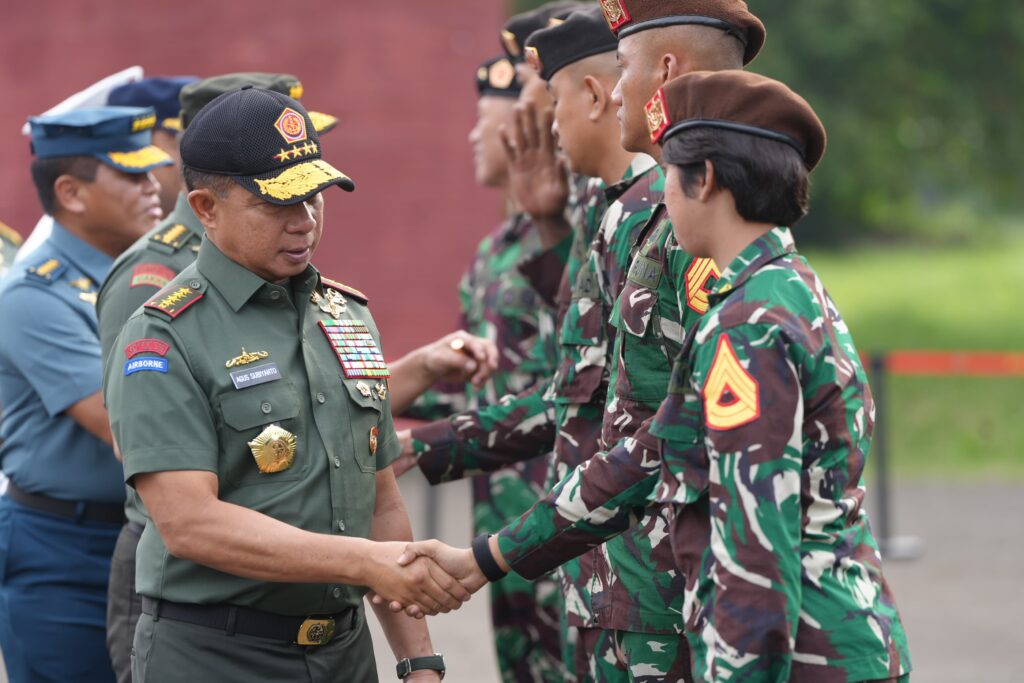 Danrem 052/Wkr, Hadiri Apel Pelepasan Kontingen Patriot Indonesia di Terminal Kargo Kemhan Bandara Soekarno Hatta