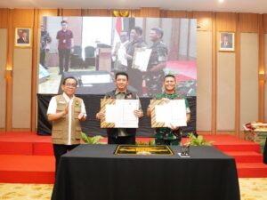 Dandim 1710/Mimika Dampingi Kasdam XVII/Cenderawasih Dalam Peresmian dan Serah Terima Gudang Logistik BNPB di Distrik Agandugume Sebagai Bentuk Dukungan Pada Pembangunan di Papua Tengah