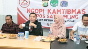 Kapolres Metro Jakarta Pusat Gelar Ngopi Kamtibmas Bersama Warga RW 02 Kelurahan Galur
