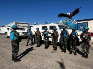 Prajurit Satgas Indobatt XXIII-R melaksanakan patroli rutin di daerah Perbatasan Lebanon-Israel