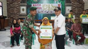 Resimen Armed 1 Kostrad Gelar Bakti Sosial untuk Warga