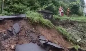 Hujan Deras dan Tanah Bergerak di Pemalang, Membuat Akses Jalan Amblas