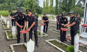 Karutan beserta Petugas Rutan Pemalang Laksanakan Tabur Bunga Dalam Rangka Bhakti Imigrasi Ke -75