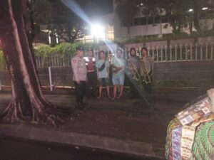 Patroli Gabungan Polsek Menteng Bersama Polwan Di Jalan Mh Thamrin Untuk Ciptakan Situasi Aman Kondusif