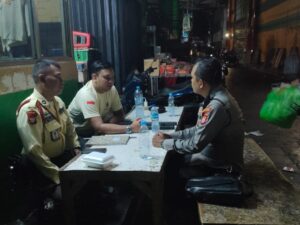Patko 1051 Polsek Metro Tanah Abang Patroli Jalan Kaki Bersama Security Blok F Pasar Tanah Abang