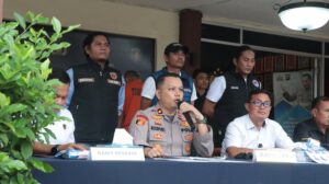 Polsek Metro Gambir Amankan Dua Remaja Bersenjata Tajam Saat Akan Tawuran