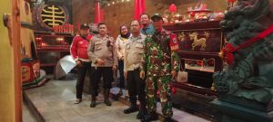 Polsektro Tanah Abang Bersama Tiga Pilar Amankan Ibadah Imlek 2576 Di Vihara Hian Thian Siang Tee Bio