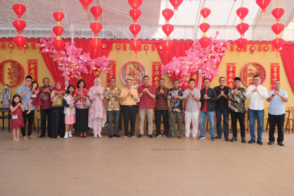 Danlanal Bintan Bersama Forkompimda Tanjungpinang Kunjungi Masyarakat Yang Merayakan Tahun Baru Imlek 2576/2025