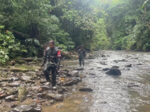 Satgas Pamtas Yonarmed 11 Kostrad Gelar Patroli Patok di Perbatasan RI-Malaysia