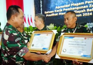 Menarmed 2 Kostrad Raih Predikat WBK, Kolonel Arm Siswo Budiarto Terima Penghargaan dari Panglima TNI