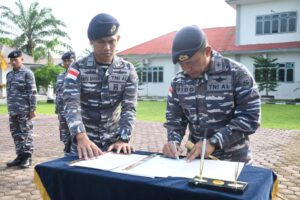 Penandatanganan Pakta Integritas, Langkah Awal Seleksi Tamtama TNI AL di Lanal TBA