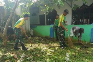 Wujud Nyata Sinergi dan Kepedulian, Yonif 320 Kostrad dan Warga Kampung Nyoreang Bersatu dalam Karya Bakti: