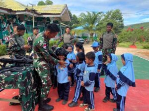 Kenalkan Profesi TNI, Satgas Pamtas Yonarmed 11 Kostrad Terima Kunjungan Outing Class Paud Tunas Mulia