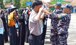 Tingkatkan Kedisplinan Pada Giat Latihan Dasar Kepimpinan Siswa SMP Negeri 6 Pemalang