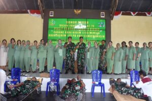 Peringati HUT Ke-79 Persit Kartika Chandra Kirana, Kodim 1710/Mimika Bersama Satuan TNI-Polri Lainnya Gelar Acara Donor Darah