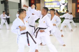Prajurit Yonif 412 Kostrad Jalani Ujian Kenaikan Tingkat Karate dengan Semangat Juang Tinggi