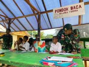 Prajurit Satgas Yonif 501 Kostrad Hadirkan Keceriaan dan Harapan Baru bagi Anak-Anak di Maybrat