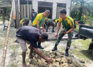 Sinergitas di Perbatasan, Satgas Pamtas Yonarmed 11 Kostrad Bangun Gereja Bersama Masyarakat