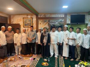 Bhabinkamtibmas Menteng Hadiri Peringatan Isra Mi’raj Dan Milad ke-4 Majelis Ath Thoybah Serta Tasyakuran Kepengurusan Baru RW 10