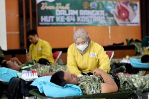 Peringati HUT ke-64 Kostrad, Brigif 6 Kostrad Gelar Aksi Sosial Donor Darah