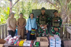 Alat Tulis Baru Satgas Yonif 503 Kostrad Untuk Semangat Belajar Anak Papua