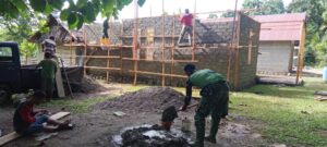 Pembangunan Rumah Permanen TMMD Ke-123 Kodim 1510/Sula Makin Kokoh, Tim Satgas Fokus Pengecoran Balok