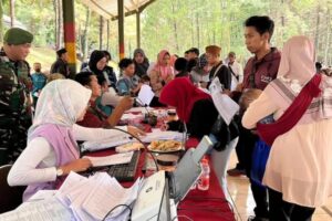 Yonif 330 Kostrad Gelar Bakti Sosial, 293 Warga Terbantu Pembuatan Akta Kelahiran Gratis