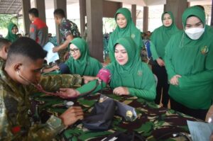 Sambut HUT ke-64 Kostrad, Brigif 9 Kostrad Mengggelar Bakti Sosial Donor Darah