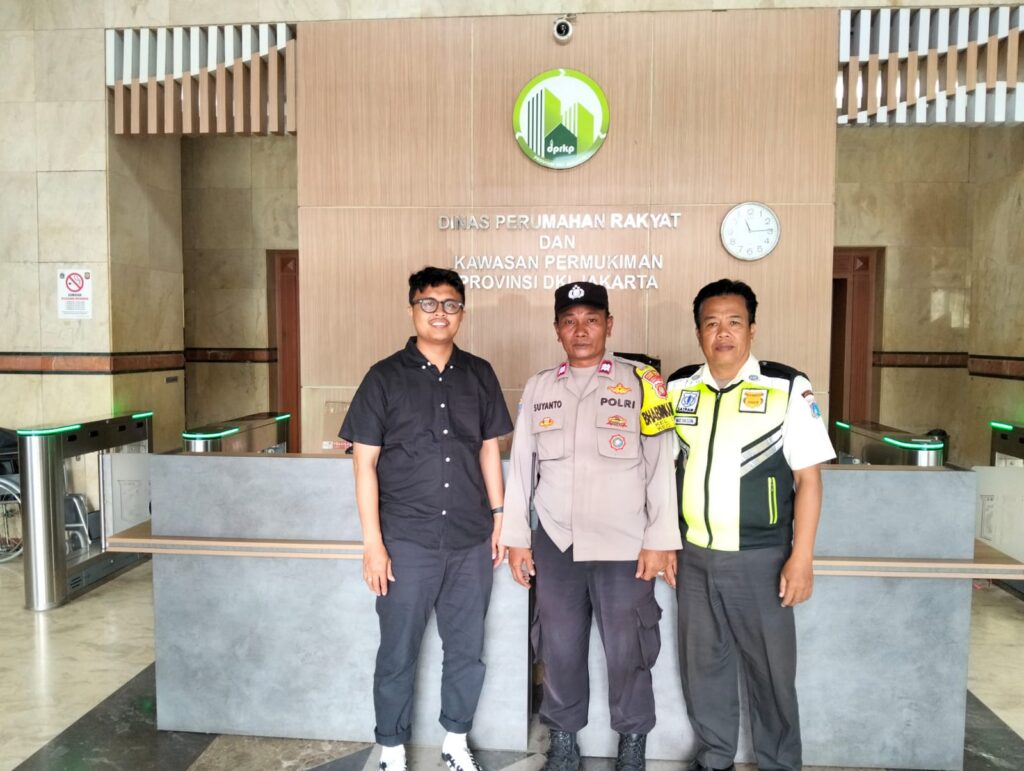 Bhabinkamtibmas Kelurahan Cideng Laksanakan Pengamanan Rencana Aksi Unjuk Rasa di Kantor Dinas Perumahan dan Pemukiman
