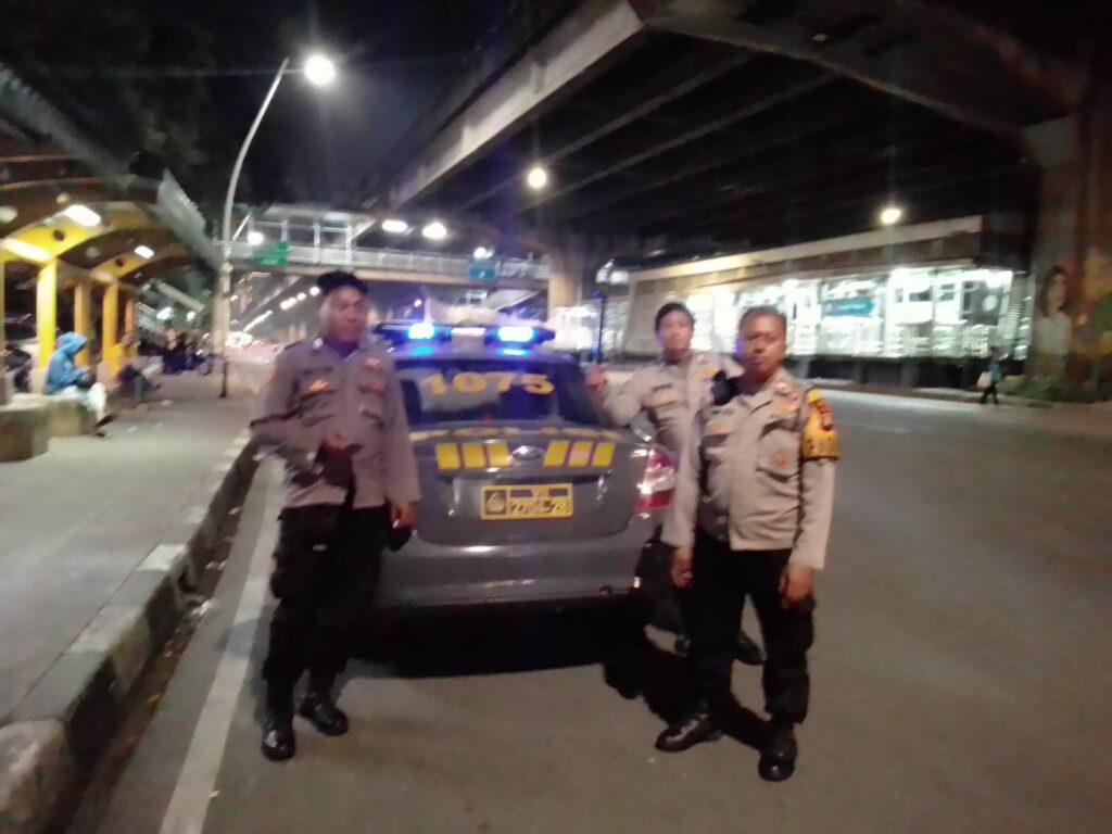Polisi Bubarkan Balap Liar di Depan Green Pramuka, Jakarta Pusat