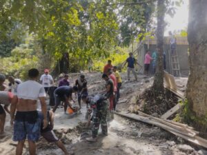 Puasa Tak Menyurutkan Semangat Satgas TMMD 123 Kodim 1510/Sula Di Lapangan