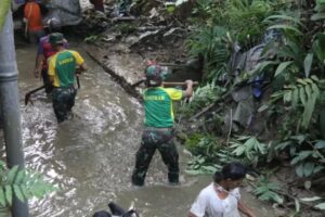 Yonif Mekanis 318 Kostrad Gelar Karya Bakti dan Bakti Sosial dalam Rangka HUT Ke-64 Kostrad