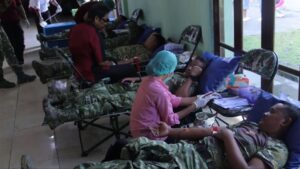 Yonif 754 Kostrad Gelar Donor Darah untuk Peringati HUT ke-64 Kostrad, Wujud Kepedulian bagi Masyarakat