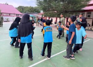 Gelorakan Semangat di Perbatasan, Satgas Pamtas Yonarmed 11 Kostrad Tanamkan Wawasan Kebangsaan