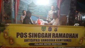 Untuk Menjaga Situasi Kondusif, Personil Polsek Menteng Pemantauan Gangguan Kamtibmas Di Pos Singgah Ramadhan Kalipasir